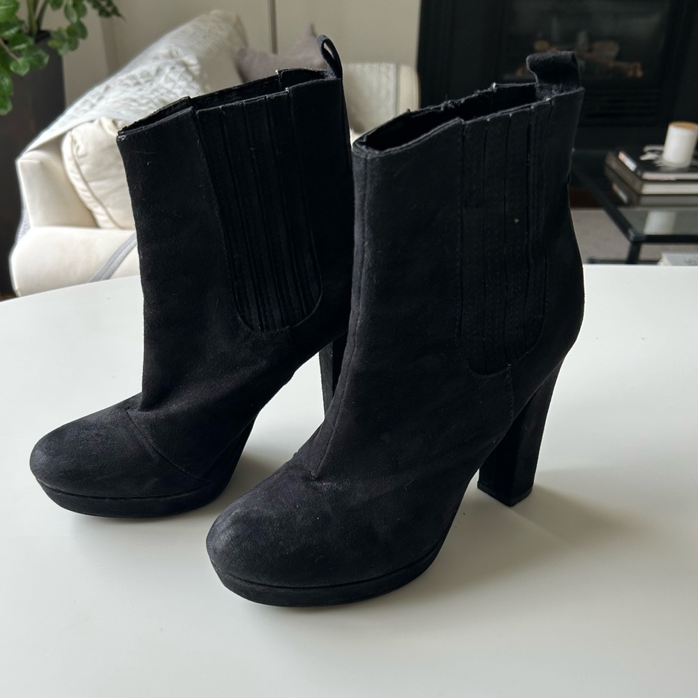 H&M FAUX SUEDE BOOTIE